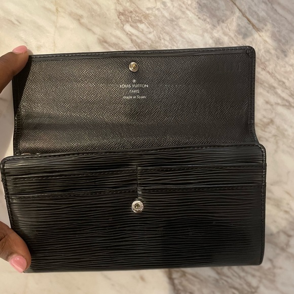 Louis Vuitton Sarah Epi Leather Wallet - Picture 3 of 9